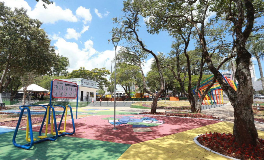 Entre as 82 ações nesse período está a revitalização da Praça Wilson Joffre, em Cascavel, na região Oeste.
