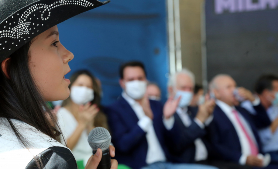 Investimento recorde na Saúde prevê mais de 300 obras e entrega de 744 veículos para municípios do Paraná