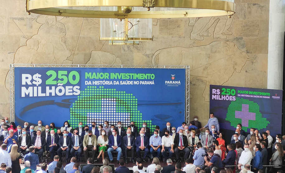 Estado investirá R$ 250 milhões em saúde nos municípios, maior pacote da história do Paraná