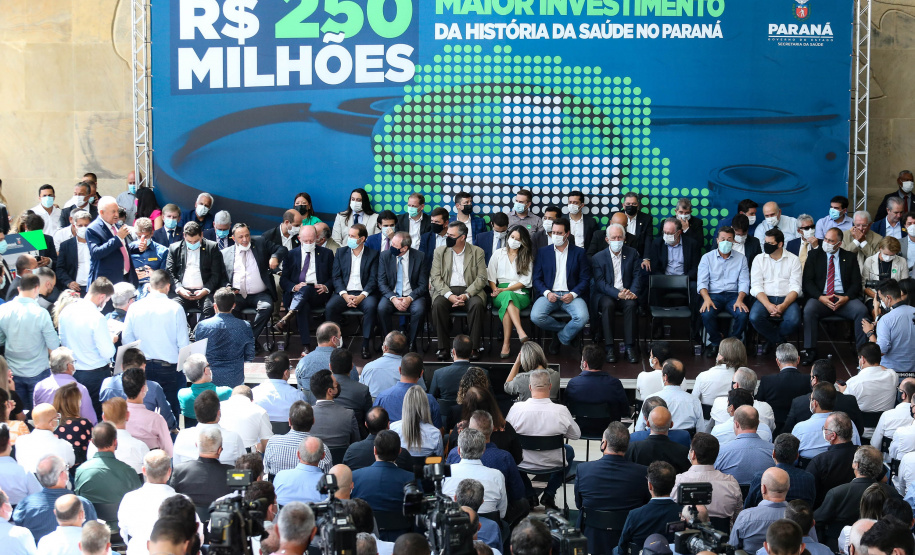 Estado investirá R$ 250 milhões em saúde nos municípios, maior pacote da história do Paraná
