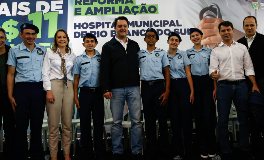 governador Carlos Massa Ratinho Junior e o Secretário da Saúde, Beto Preto, assinam nesta quinta-feira (31), liberação de recurso para o Hospital de Rio Branco do Sul. 31/03/2022 -