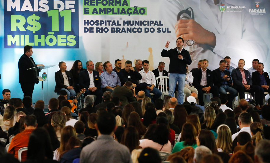 governador Carlos Massa Ratinho Junior e o Secretário da Saúde, Beto Preto, assinam nesta quinta-feira (31), liberação de recurso para o Hospital de Rio Branco do Sul. 31/03/2022 -