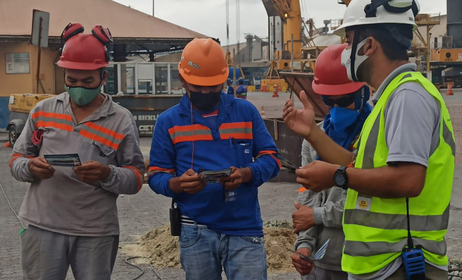 Março marca reforço no uso dos EPIs no Porto de Paranaguá