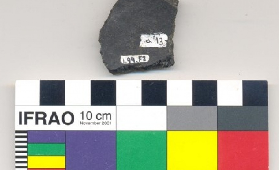 Pesquisa da UEL analisa peças arqueológicas de cerâmicas encontradas em senzalas