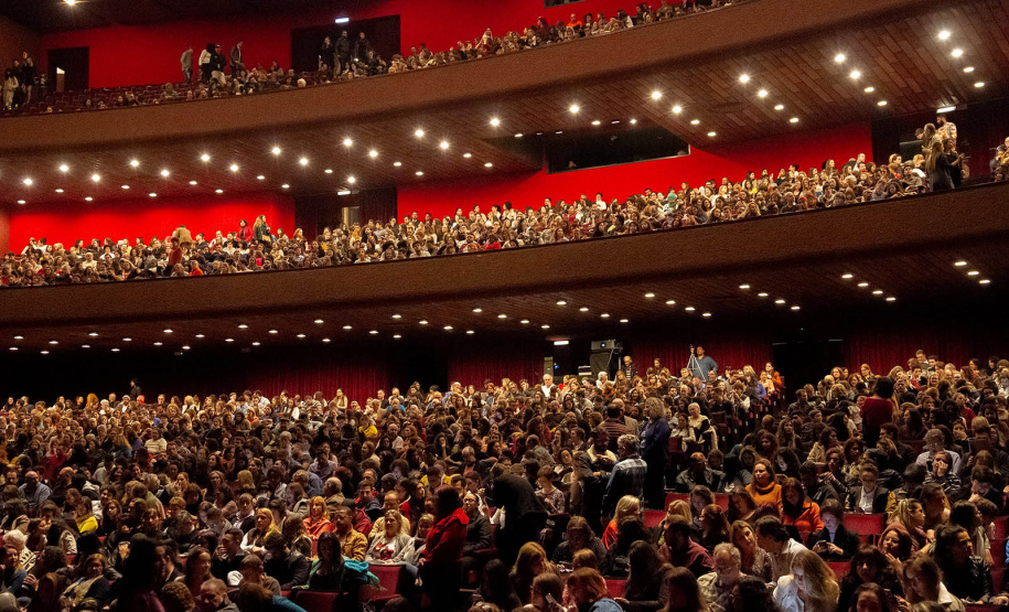 Teatro Guaíra reduz valor de locação para auxiliar retomada cultural