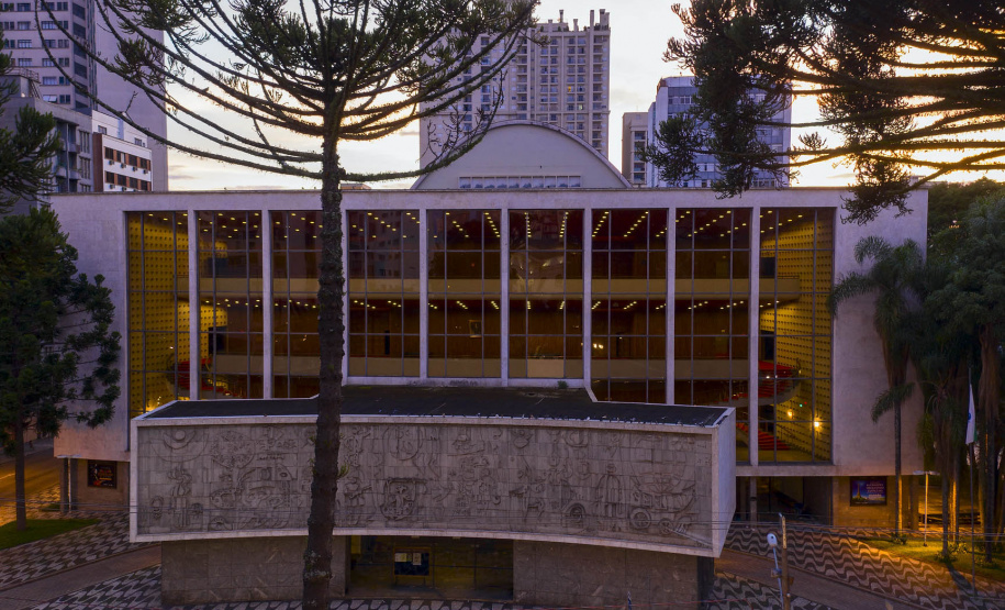 Teatro Guaíra reduz valor de locação para auxiliar retomada cultural