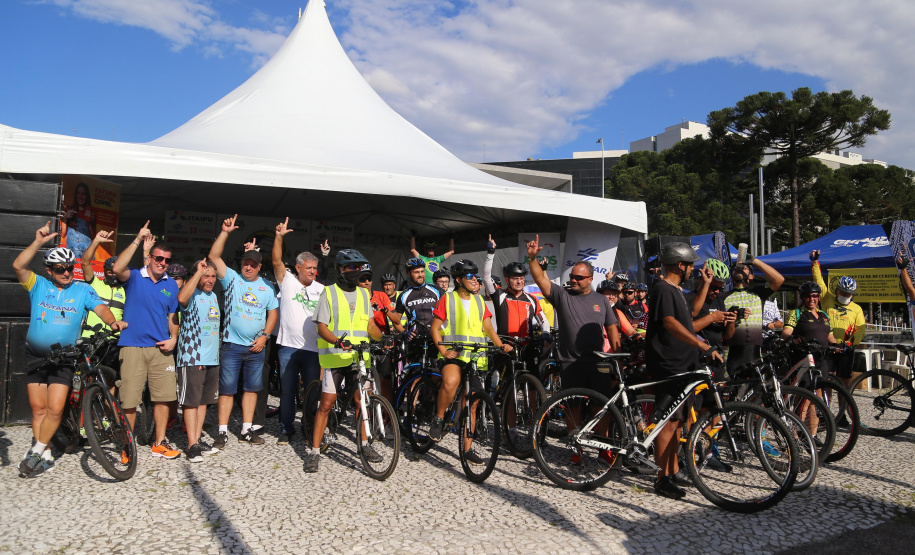 Chegada do 28º Rally Transparaná em frente ao Palácio Iguaçu - Curitiba, 05/03/2022