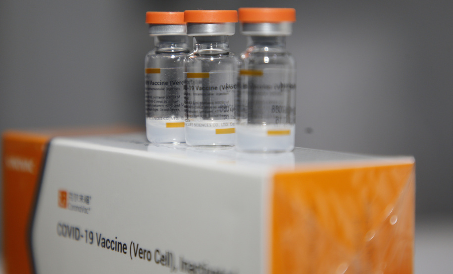 Distribuição de vacinas contra Covid 19, para as regionais de saúde do Paraná, no Cemepar, em Curitiba -  Curitiba, 29/03/2022