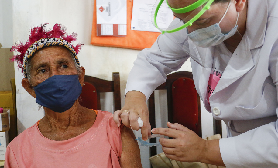 Segundo ano da pandemia no Paraná tem a marca registrada pela vacinação