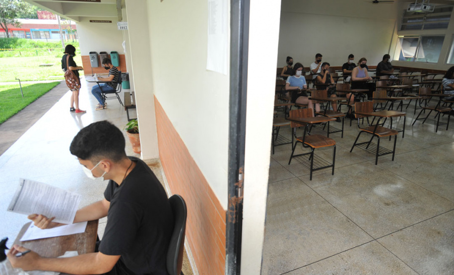 UEL disponibiliza relação dos candidatos que terão redação do Vestibular 2022 corrigida