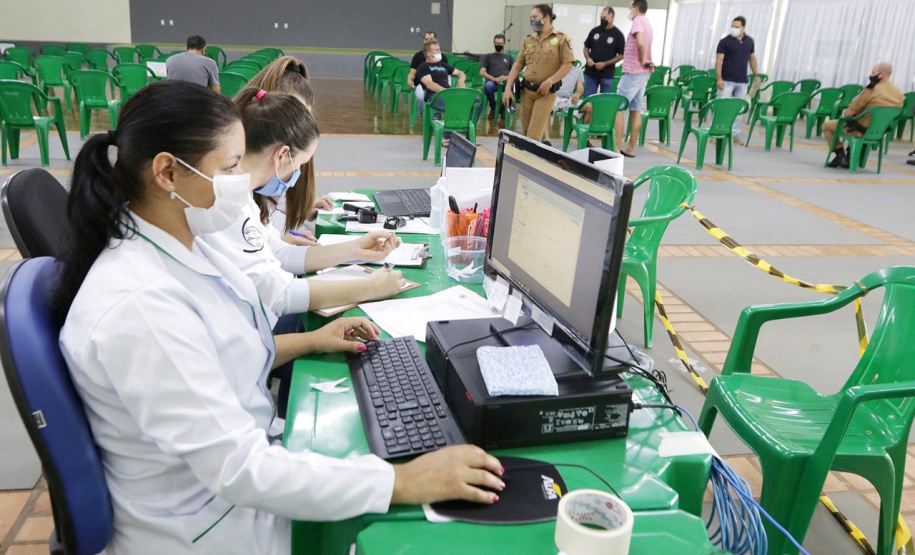 Segundo ano da pandemia no Paraná tem a marca registrada pela vacinação