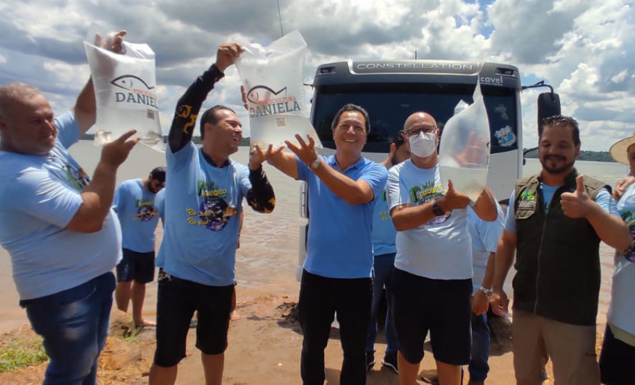 Rio Paranapanema conta com mais 105 mil peixes
