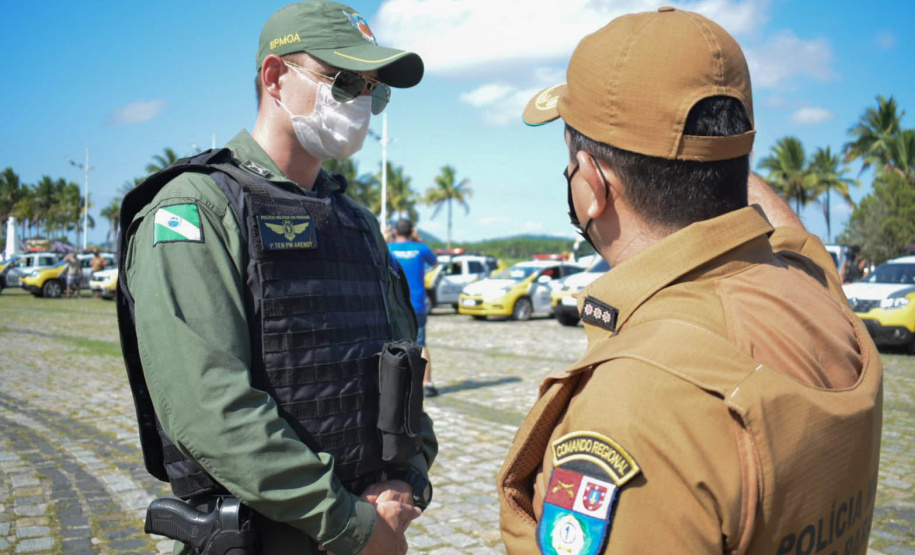 Polícia Militar desencadeia megaoperação Fortaleza no Litoral do estado com viaturas e helicóptero