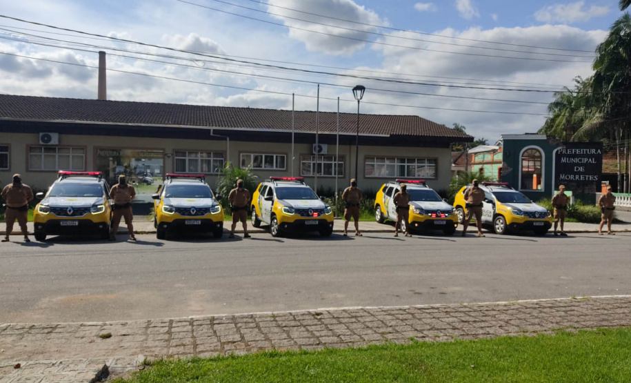 Polícia Militar desencadeia megaoperação Fortaleza no Litoral do estado com viaturas e helicóptero -