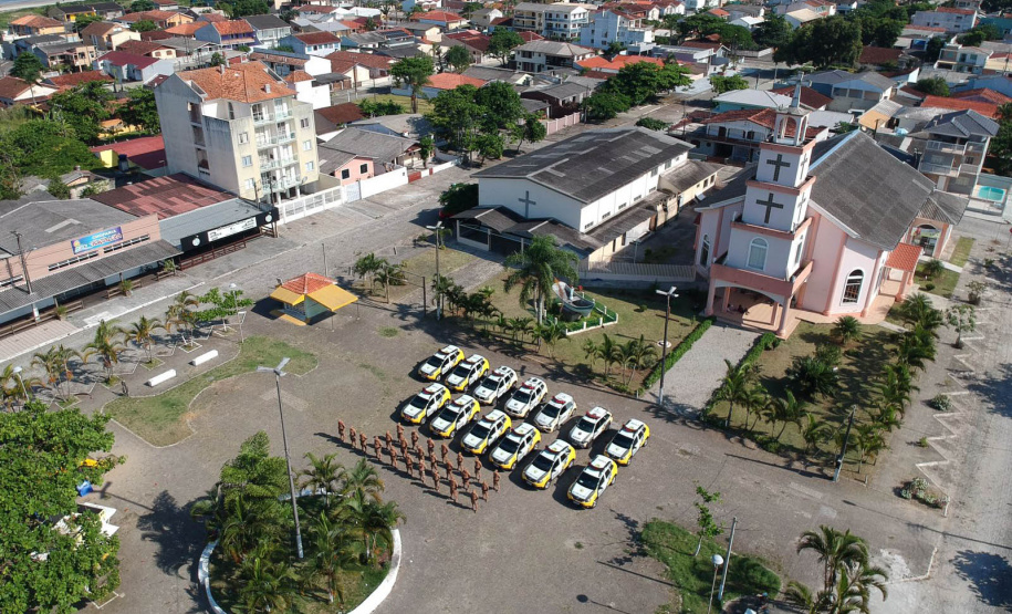Polícia Militar desencadeia megaoperação Fortaleza no Litoral do estado com viaturas e helicóptero -