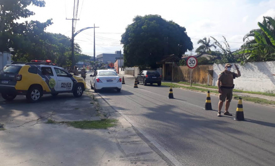 Polícia Militar desencadeia megaoperação Fortaleza no Litoral do estado com viaturas e helicóptero -