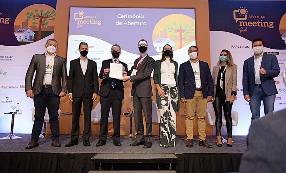 Acordo prevê ampliação do desenvolvimento da fonte de energia solar no Paraná