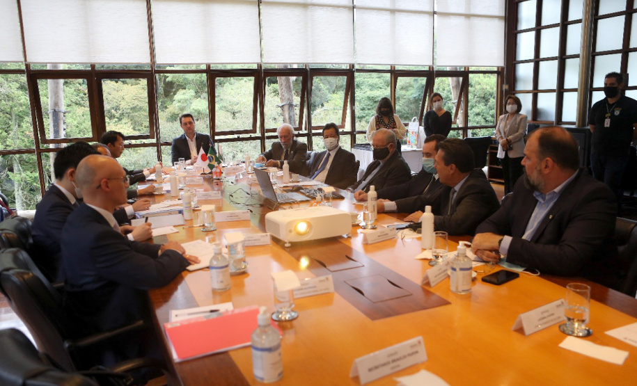 Governador Carlos Massa Ratinho Junior recebe embaixador do Japão no Brasil Teiji Hayashi e Cônsul Geral Keiji Hamada