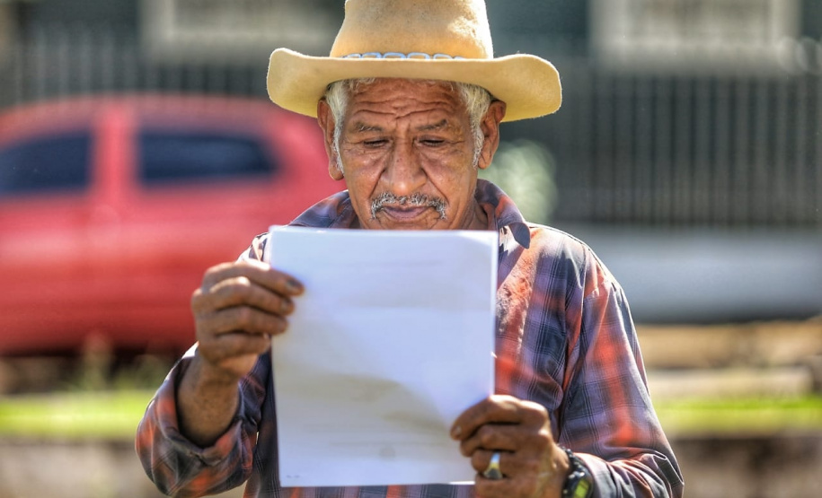 Famílias de Altamira do Paraná recebem primeiros documentos para regularização fundiária