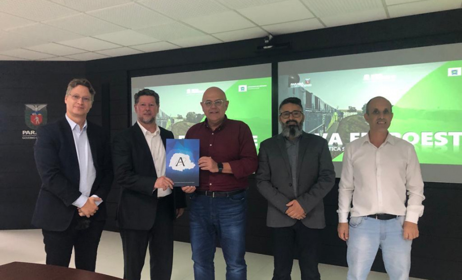 Reunião da Nova Ferroeste com ACEPAR