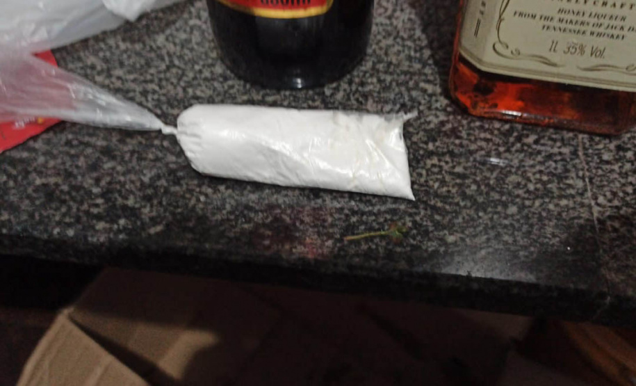 Guarda prisional é flagrado ao facilitar a entrada de drogas e outros ilícitos na Cadeia Pública de Arapongas