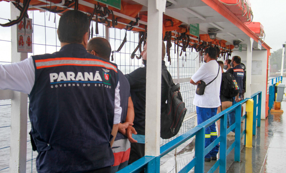 A Controladoria-Geral do Estado (CGE) adiantou para esta segunda-feira (28) a visita ao serviço de travessia da Baía de Guaratuba, no Litoral. O que motivou foi o acidente entre duas embarcações, ocorrido no domingo.