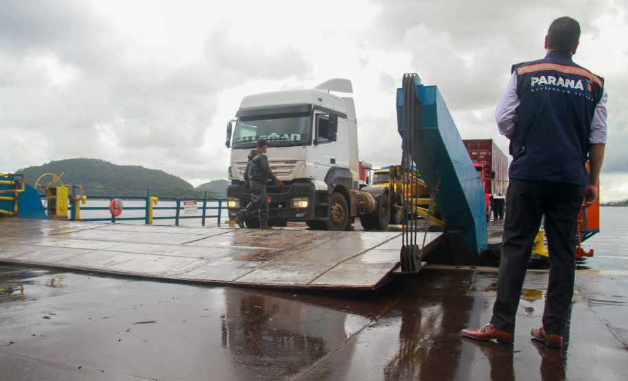 A Controladoria-Geral do Estado (CGE) adiantou para esta segunda-feira (28) a visita ao serviço de travessia da Baía de Guaratuba, no Litoral. O que motivou foi o acidente entre duas embarcações, ocorrido no domingo.