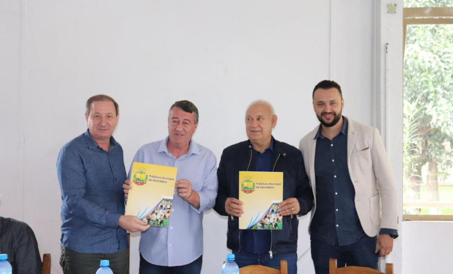 Marmeleiro e Santo Antônio do Sudoeste recebem R$ 18,5 milhões do Governo do Estado para Desenvolvimento Urbano