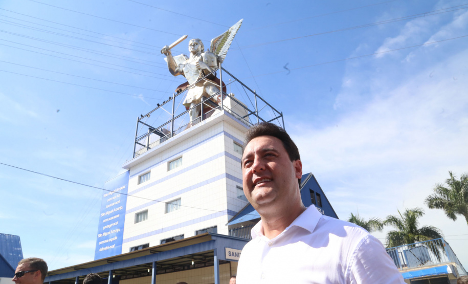 O governador Carlos Massa Ratinho Junior visitou neste sábado (9), ao lado do presidente da República, Jair Bolsonaro, o Santuário de São Miguel Arcanjo, em Bandeirantes, na Região Norte. - Bandeirantes, 09/04/2022