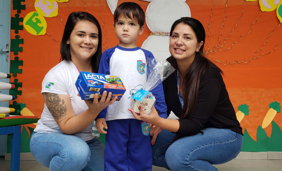 Portos do Paraná celebra Páscoa com crianças do Centro Municipal de Autismo de Paranaguá
