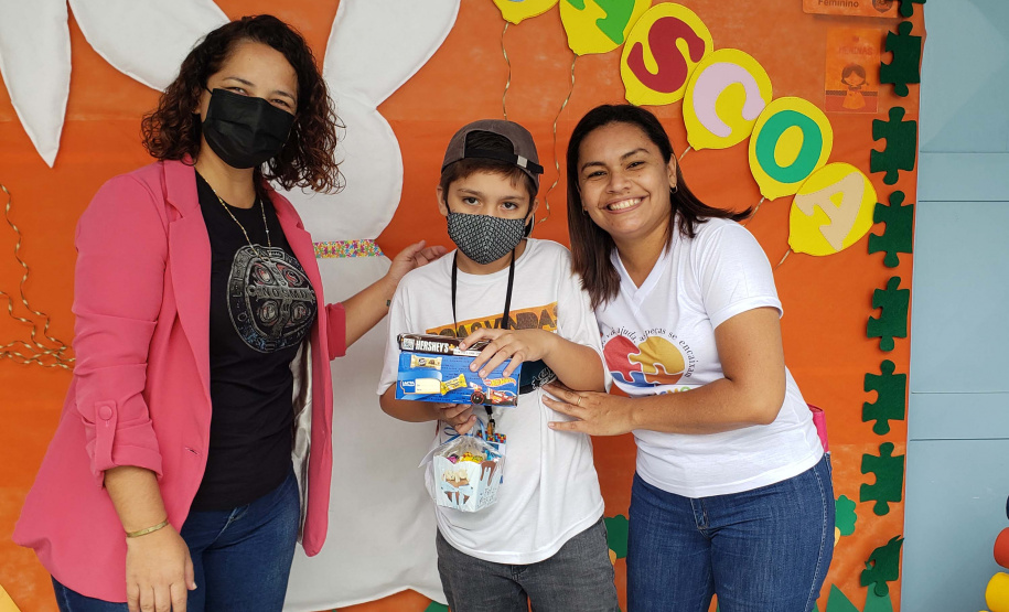 Portos do Paraná celebra Páscoa com crianças do Centro Municipal de Autismo de Paranaguá