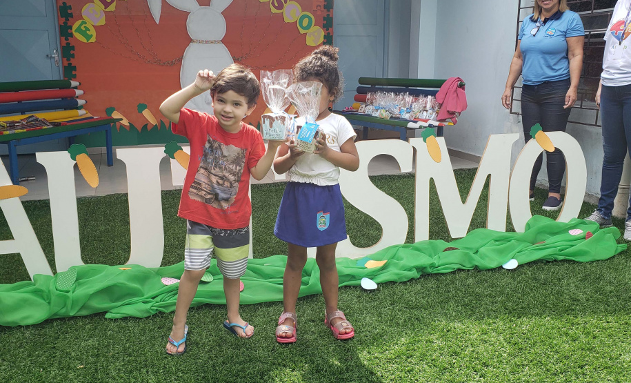 Portos do Paraná celebra Páscoa com crianças do Centro Municipal de Autismo de Paranaguá
