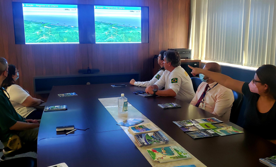 Portos do Paraná apresenta programas ambientais ao Ibama