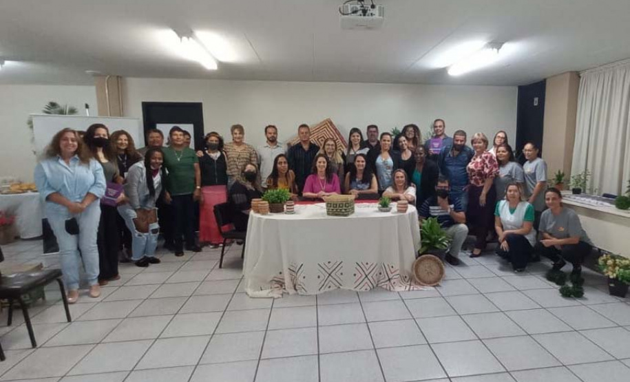 Livro de indígenas Kaingang é entregue a museu e rede pública de ensino