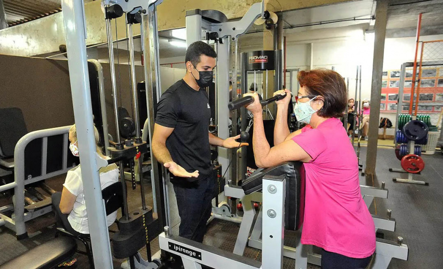 Projeto com idosas desmitifica tabu de que exercício físico tem limite de idade -