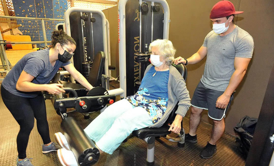 Projeto com idosas desmitifica tabu de que exercício físico tem limite de idade -