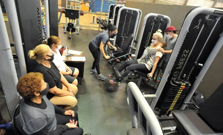 Projeto com idosas desmitifica tabu de que exercício físico tem limite de idade -