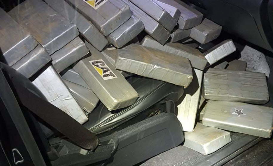 Polícia Militar apreende 112 quilos de cocaína transportados em veículos