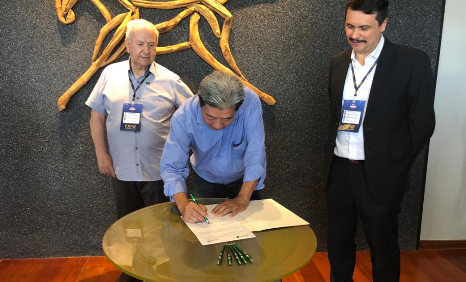 BRDE assina R$ 52,5 milhões em contratos no Expolondrina