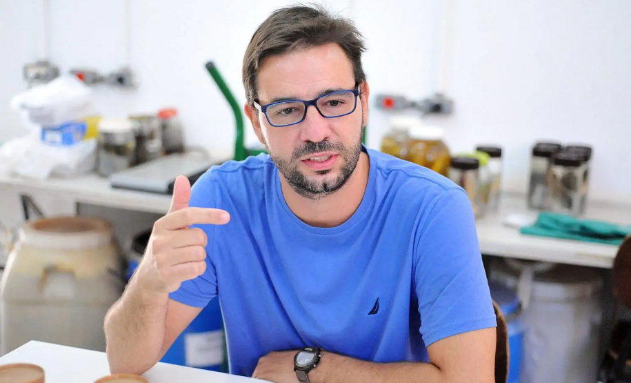 Espécie de peixe descoberta por professor da UEL é batizada de Ancistrus luzia