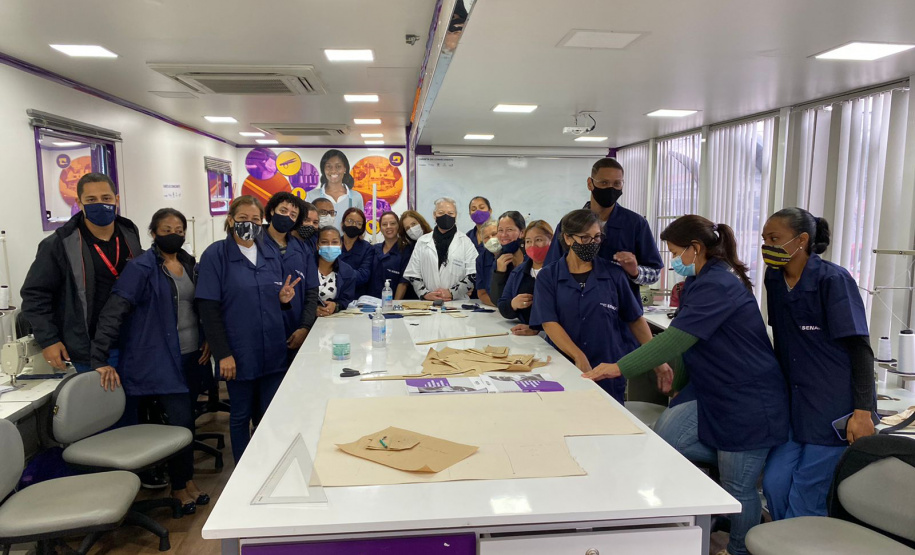 Carretas do Conhecimento formam 174 pessoas em Curitiba no mês de abril