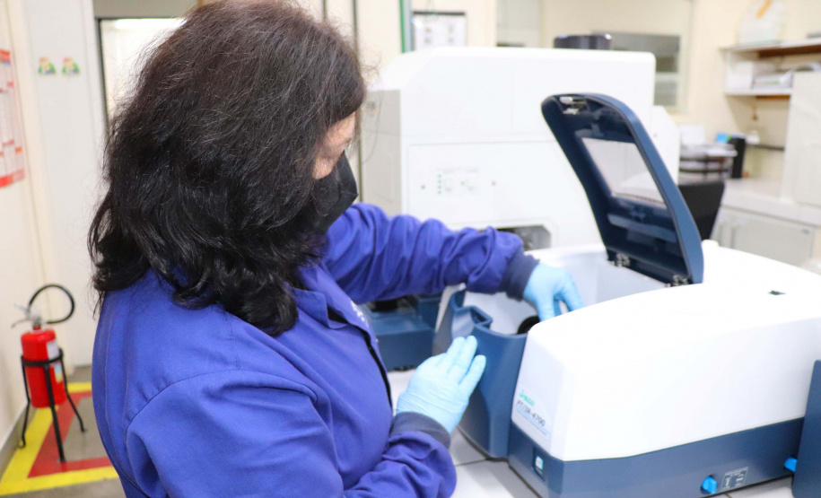 Com novo equiupamento, Tecpar reduz tempo de análises laboratoriais - Curitiba, 18/04/2022