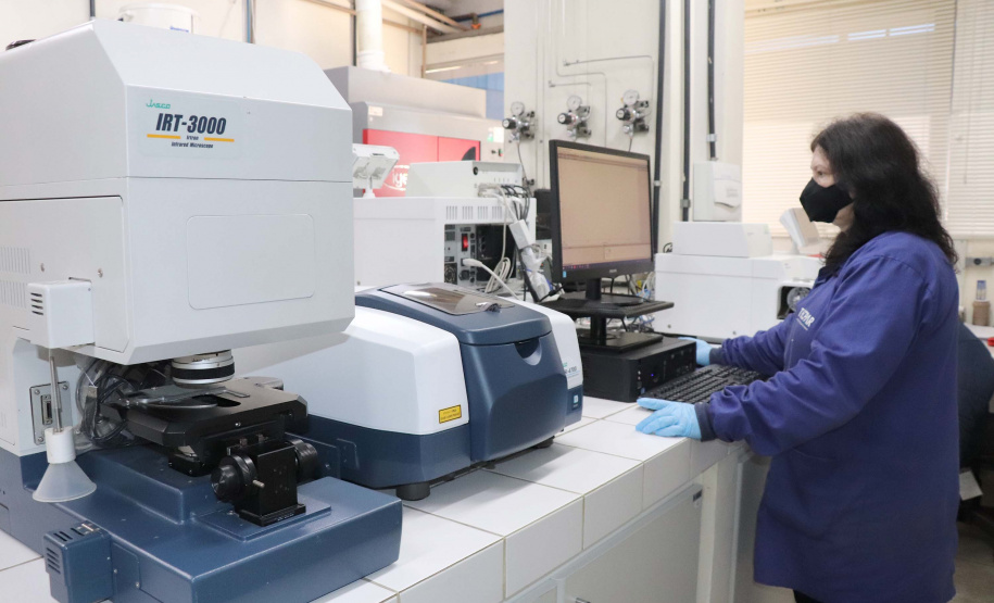Com novo equiupamento, Tecpar reduz tempo de análises laboratoriais - Curitiba, 18/04/2022