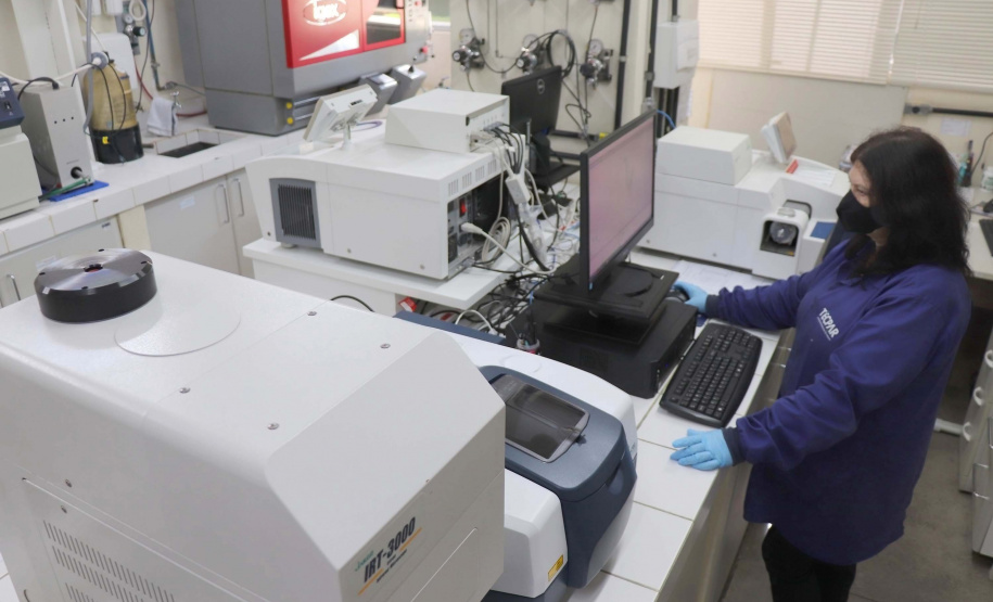 Com novo equiupamento, Tecpar reduz tempo de análises laboratoriais - Curitiba, 18/04/2022