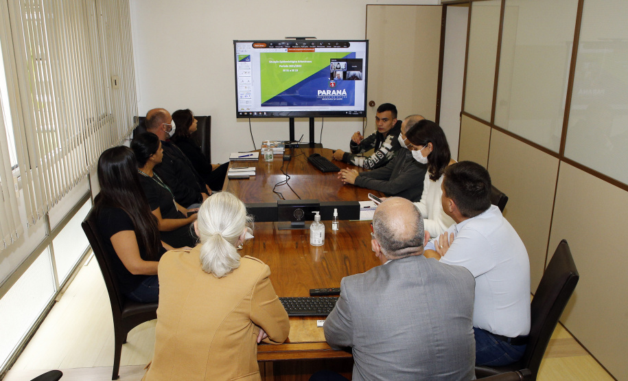 Com mais três óbitos no boletim, Saúde discute novas políticas contra a dengue