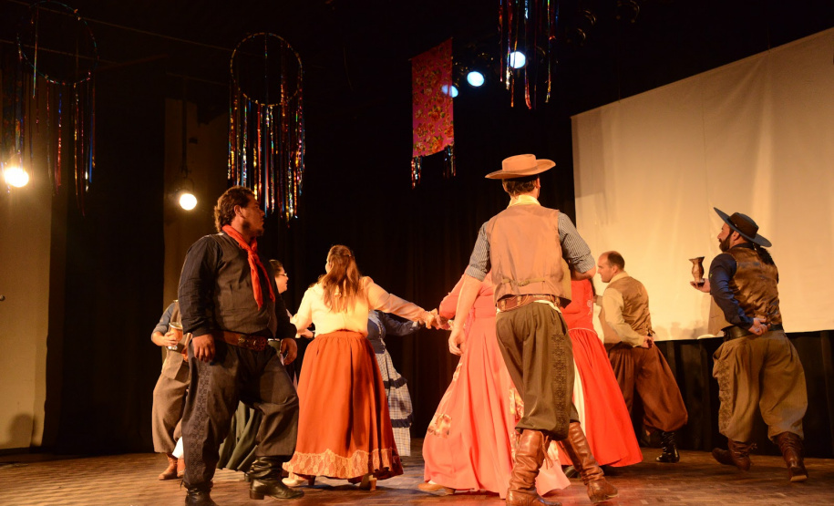 Na Unicentro, formação envolve cursos de idiomas, cultura e esporte abertos também à comunidade