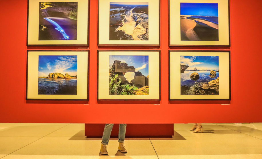 MON promove palestra com o curador Rubens Fernandes Junior curador da mostra “O Labirinto da Luz”, do fotógrafo Orlando Azevedo -