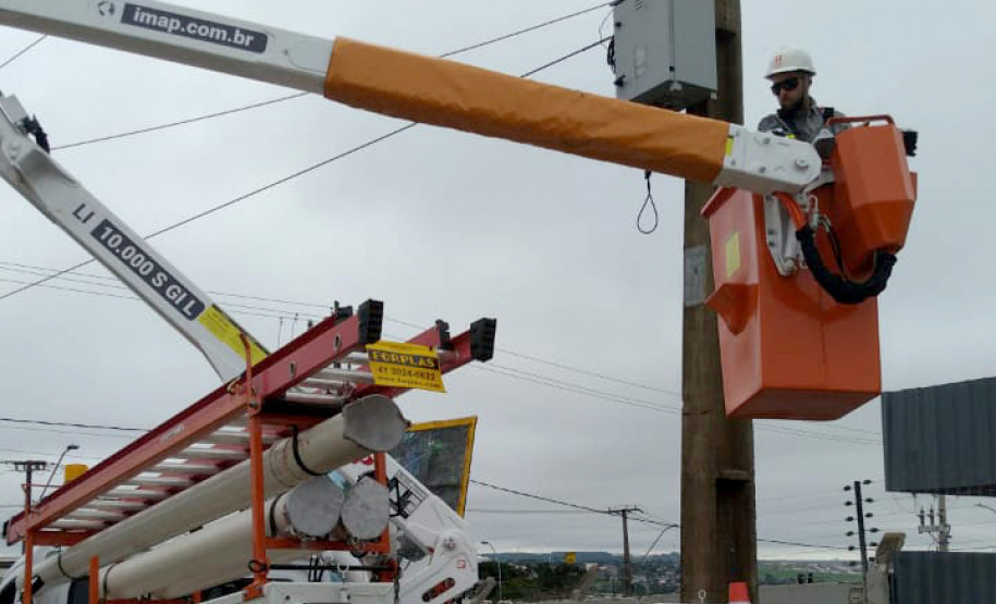 Após fortes chuvas, equipes da Copel trabalham em todo o Estado para recompor rede de energia