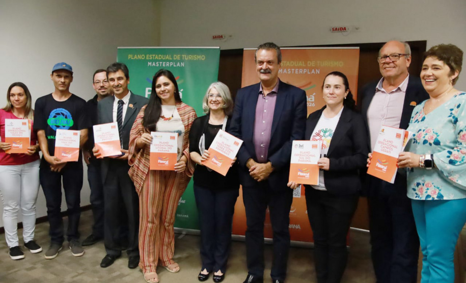 Governo entrega os planos operacionais para as 15 regiões turísticas do Paraná até 2024 - Curitiba, 28/04/2022