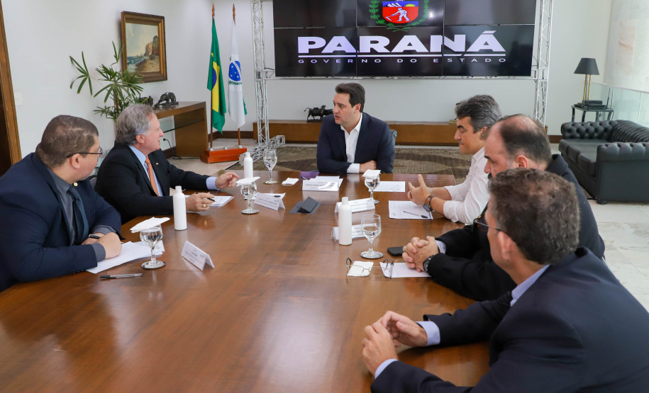 Governador recebe diretor-geral da Itaipu